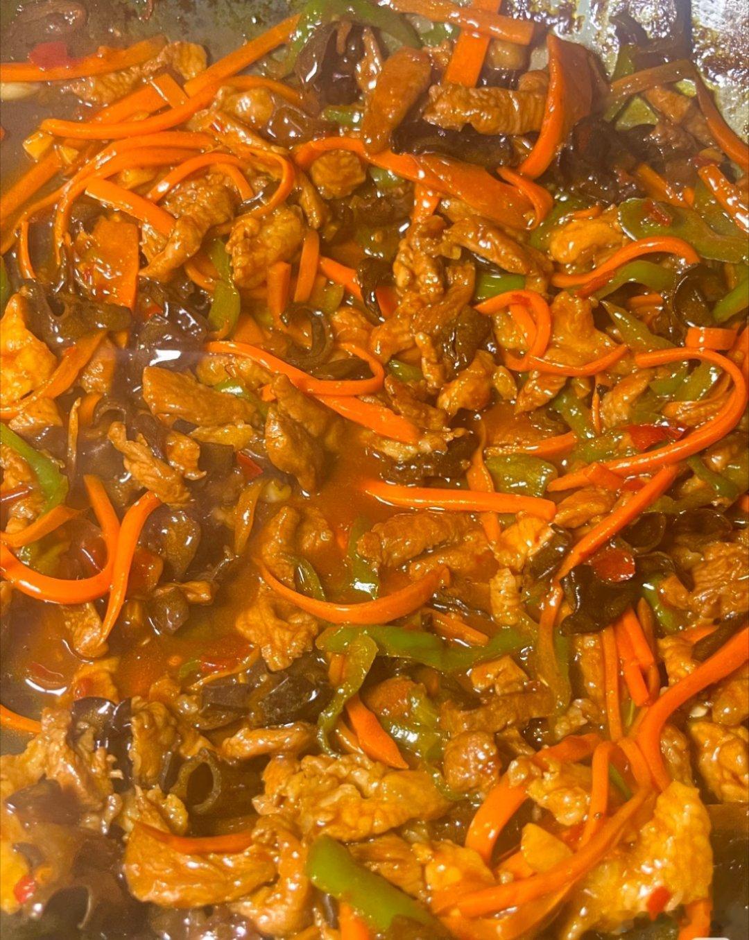 鱼香肉丝为什么没有鱼四川名菜鱼香肉丝到底怎么做  其实在鱼香肉丝这道菜里面真的有