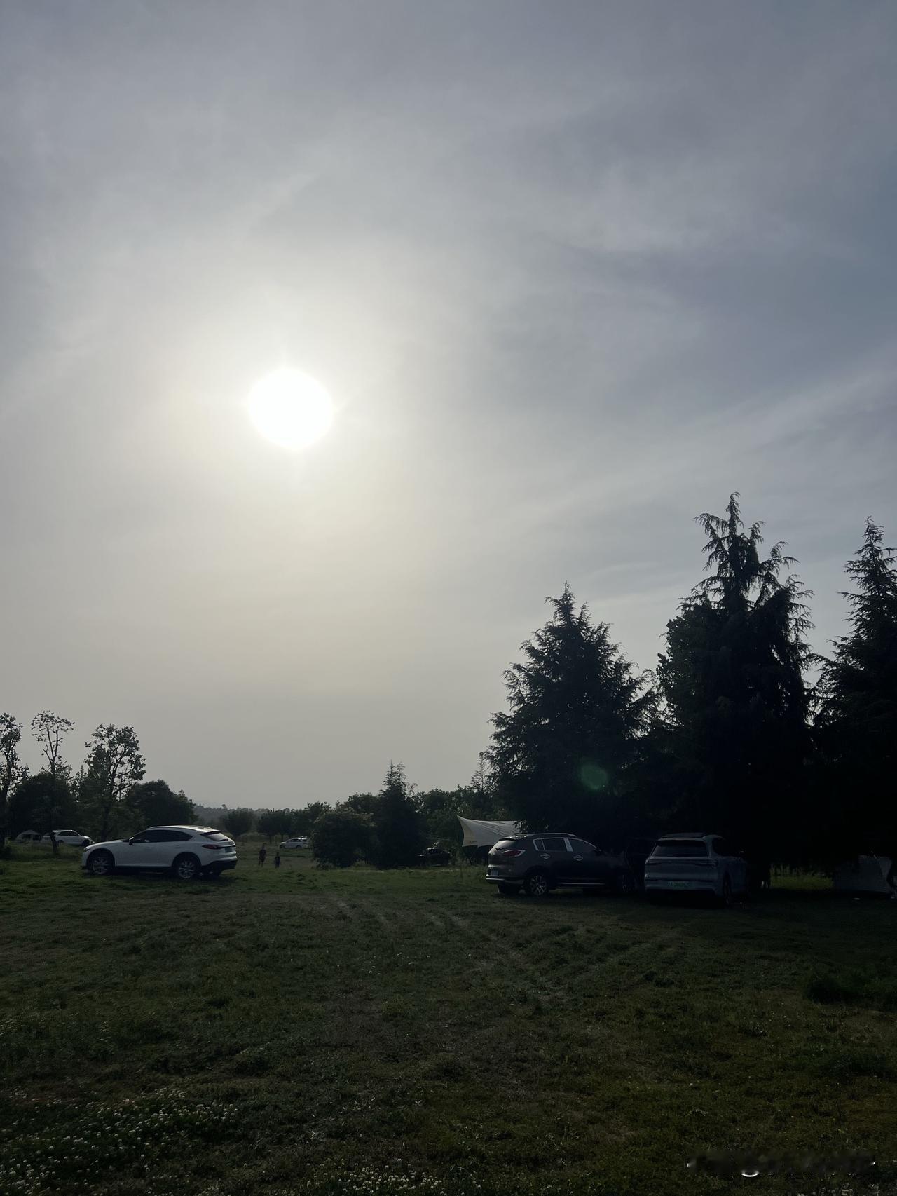 5月4日下午驾车经连霍高速法汤旅游专线

来到了太白山脚下，

在太白山旅游区一
