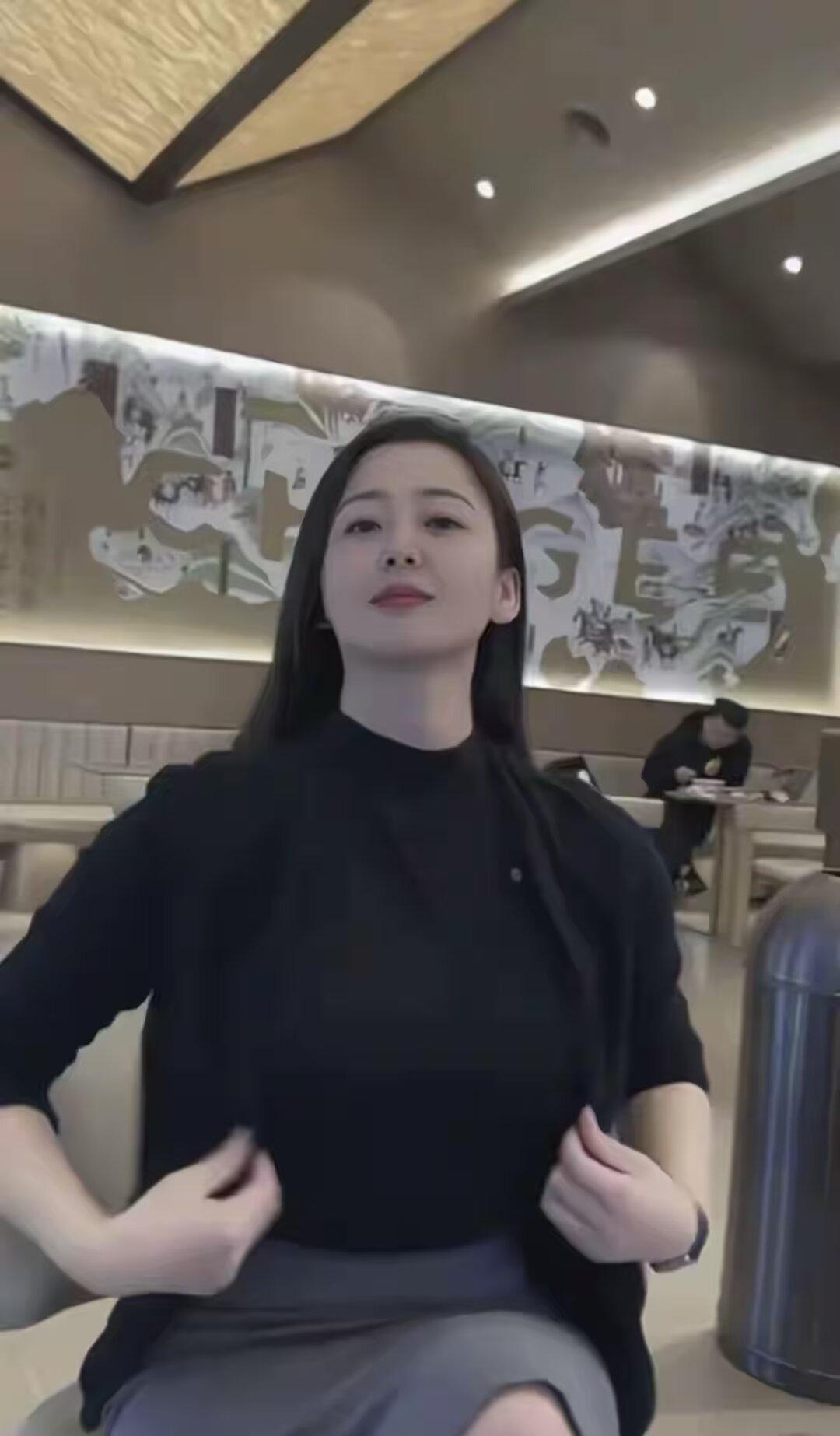 一个女人，最大的成熟， 不是忍让， 不是妥协，而是 懂得在恰当的时候——转身离开