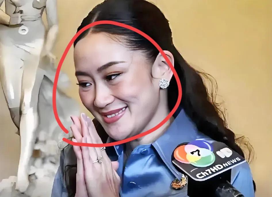 佩通坦虽然被免去了泰国总理的职务，但是很多人发现，在这次冲突中，佩通坦多次发表讲