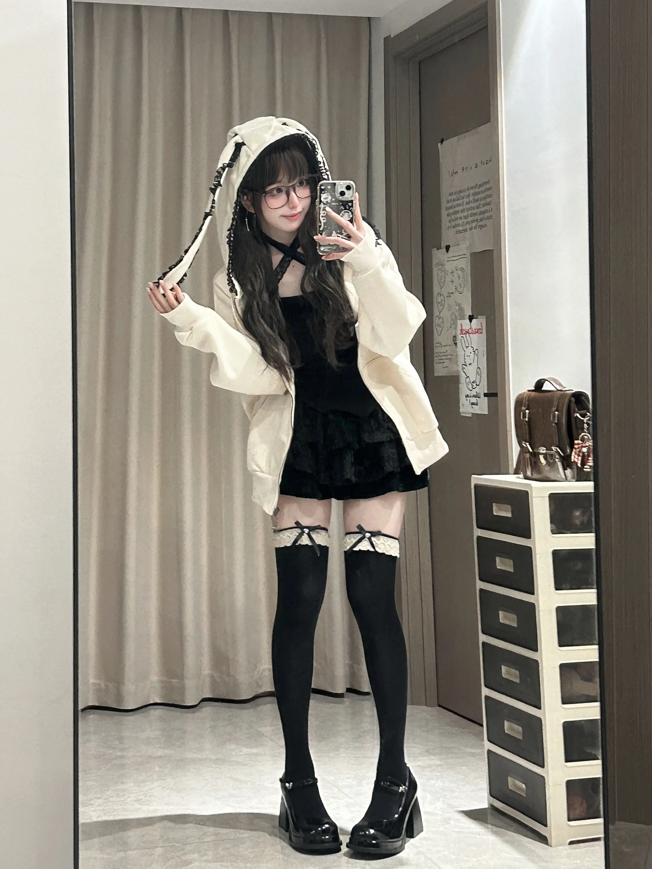 小猫喜欢谁就粘着谁 你也是吗