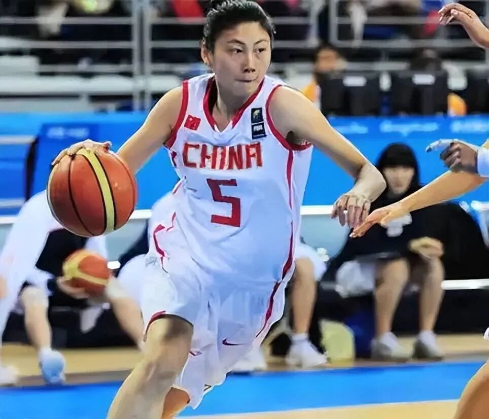 卞兰担任wcba福建女篮主教练！刘丹担任助教，而此前在cba宁波男篮担任管理层的