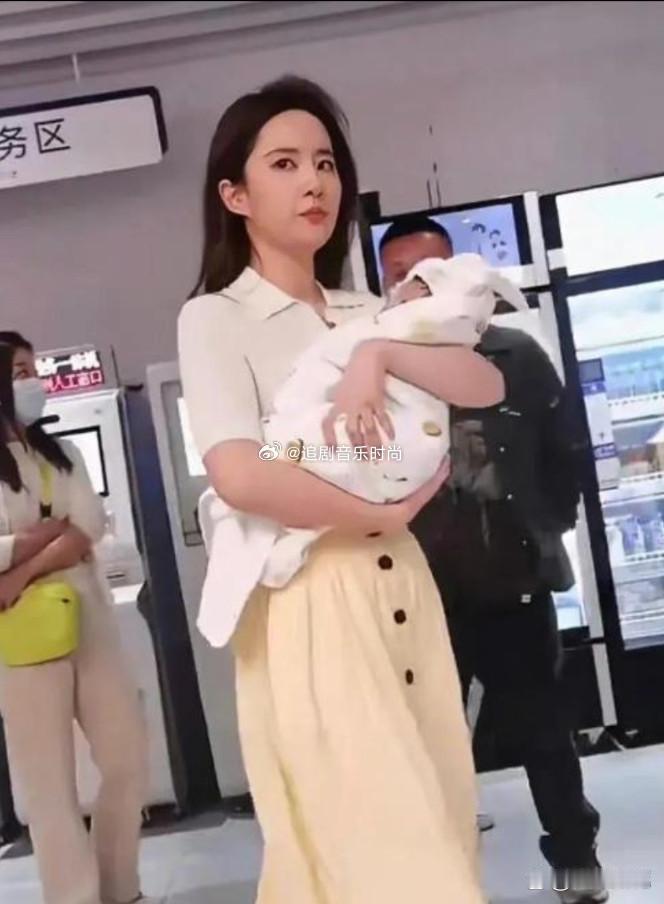 刘亦菲这看起来不像是演的 ​​​