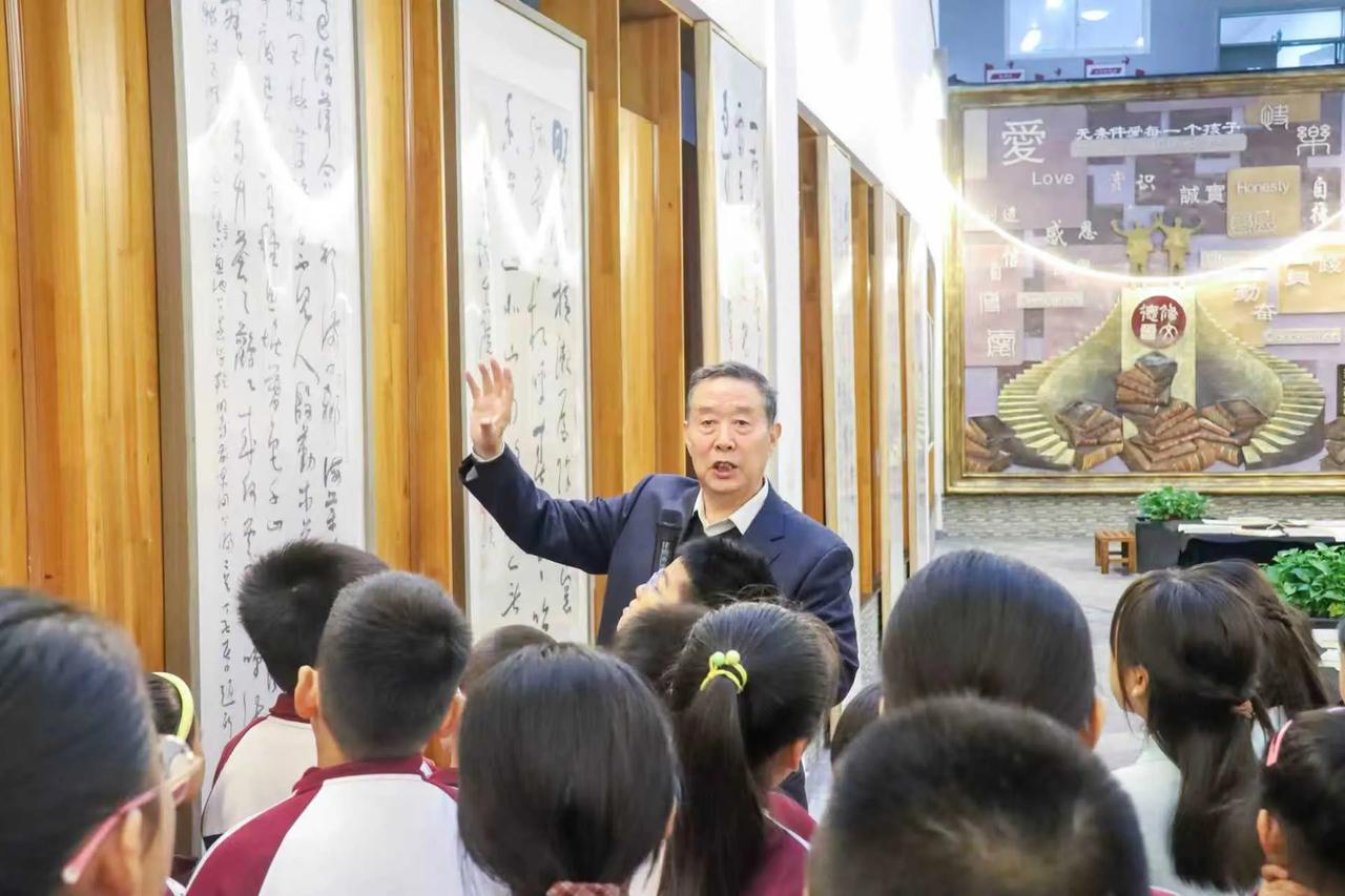 给孩子们讲书法一一