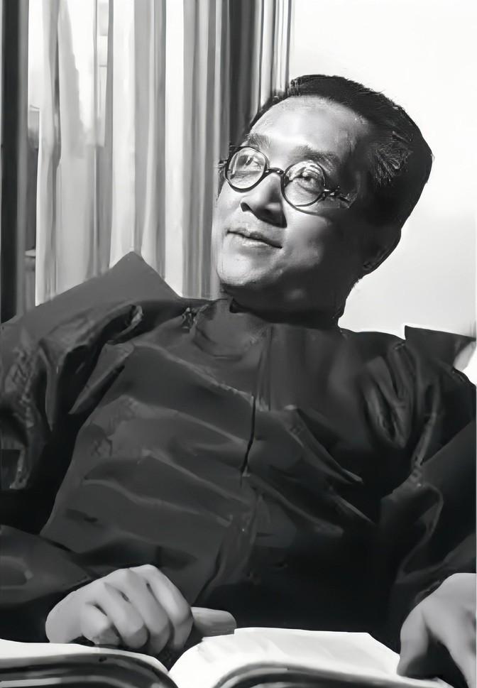 [微风]1959年，胡适在海外读到了《毛泽东诗词十九首》，他下了一句评语：“真的