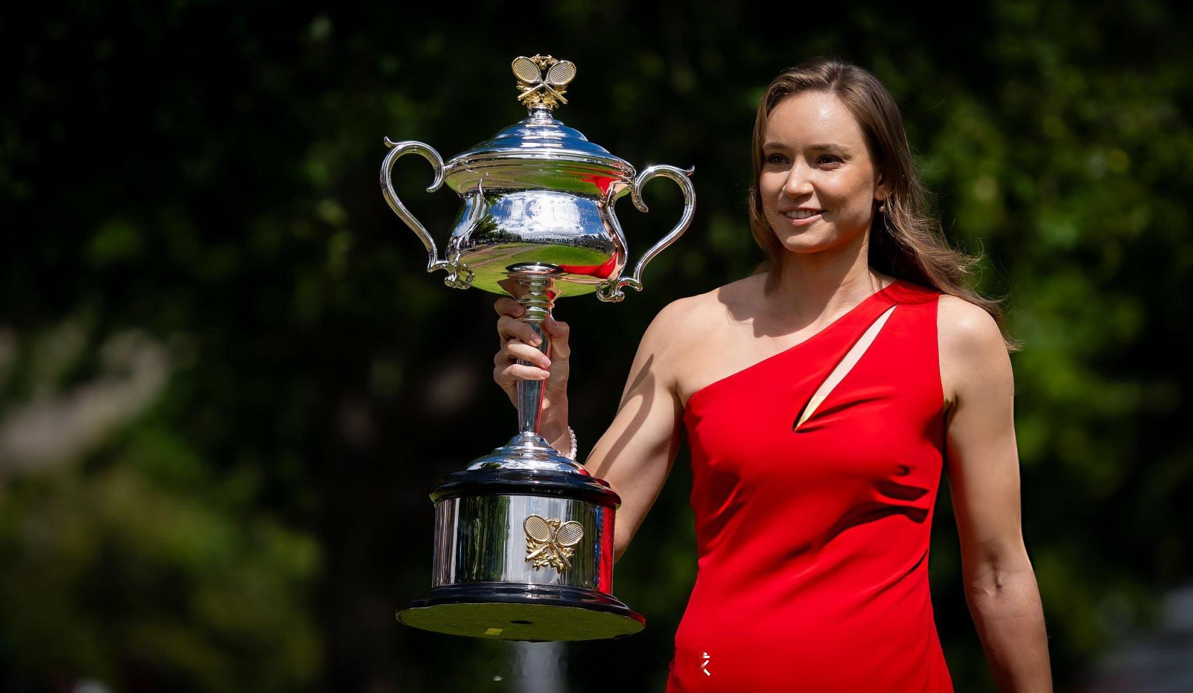 莱巴金娜澳网冠军写真。澳网2026莱巴金娜澳网冠军写真
