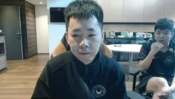 查理斯：你不知道吗？XG选人的时候没有下面八，镜头里出现的是 Maps， 听说下