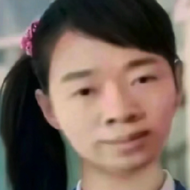 好想给时代峰峻两巴掌啊。。穿的什么衣服。。拍的什么图。。 ​​​
