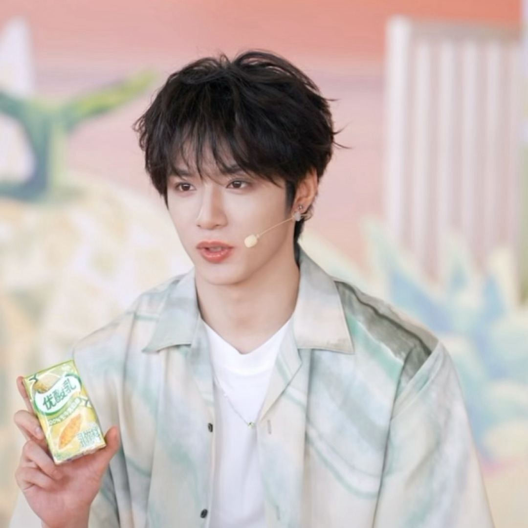 啊啊啊好喜欢卷毛刘耀文优酸乳品牌代言人 ​​​