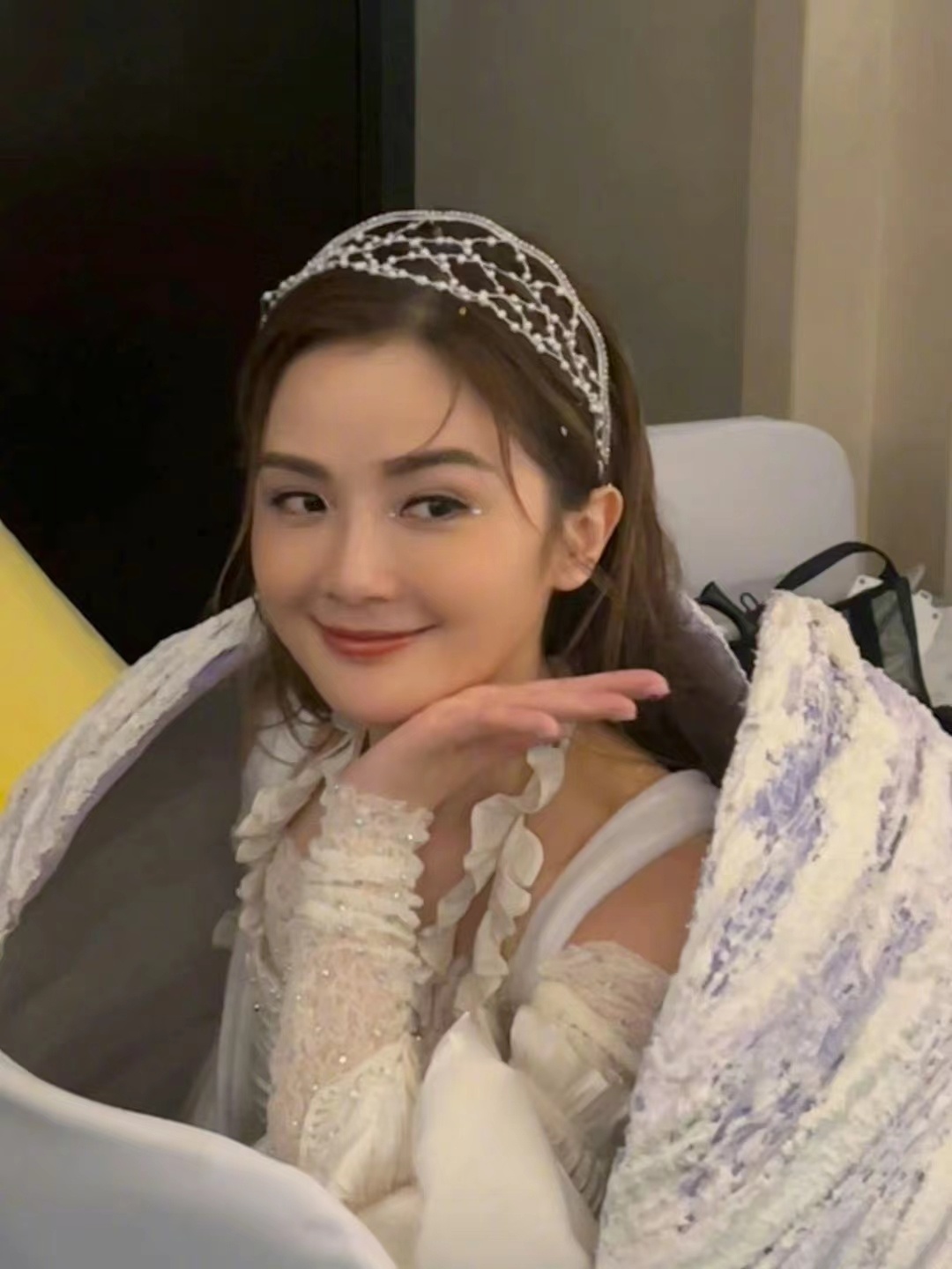 #阿sa身上好多珍珠# 嘿嘿！好喜欢阿sa这个装扮啊，身上好多珍珠，一整个就是锦
