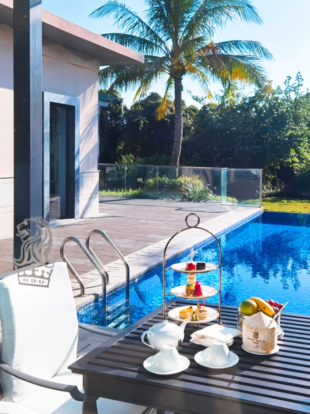 海口丽思卡尔顿酒店：超Chill的泳池别墅