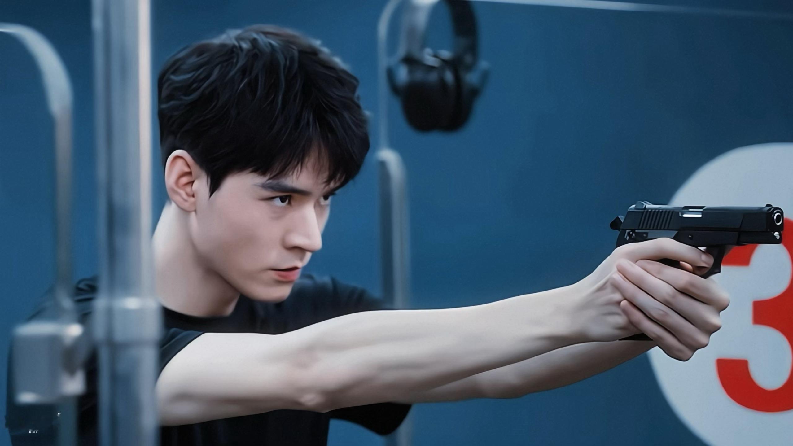 哦买噶叶谦拿枪时这个肌肉线条·龚俊 风过留痕 