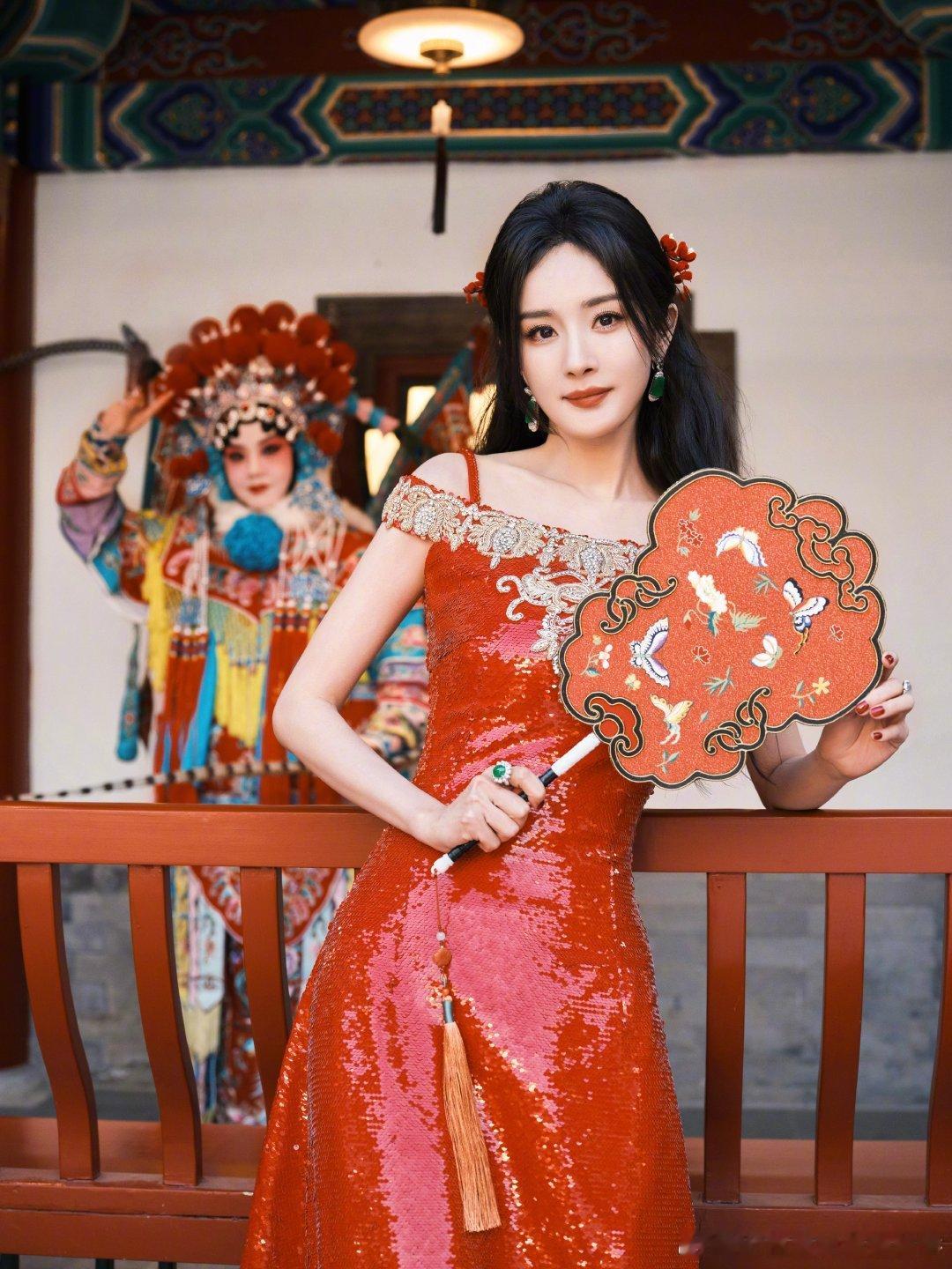杨幂、刘诗诗、唐嫣、迪丽热巴、刘涛、李沁、关晓彤的春晚造型出图 ​​​