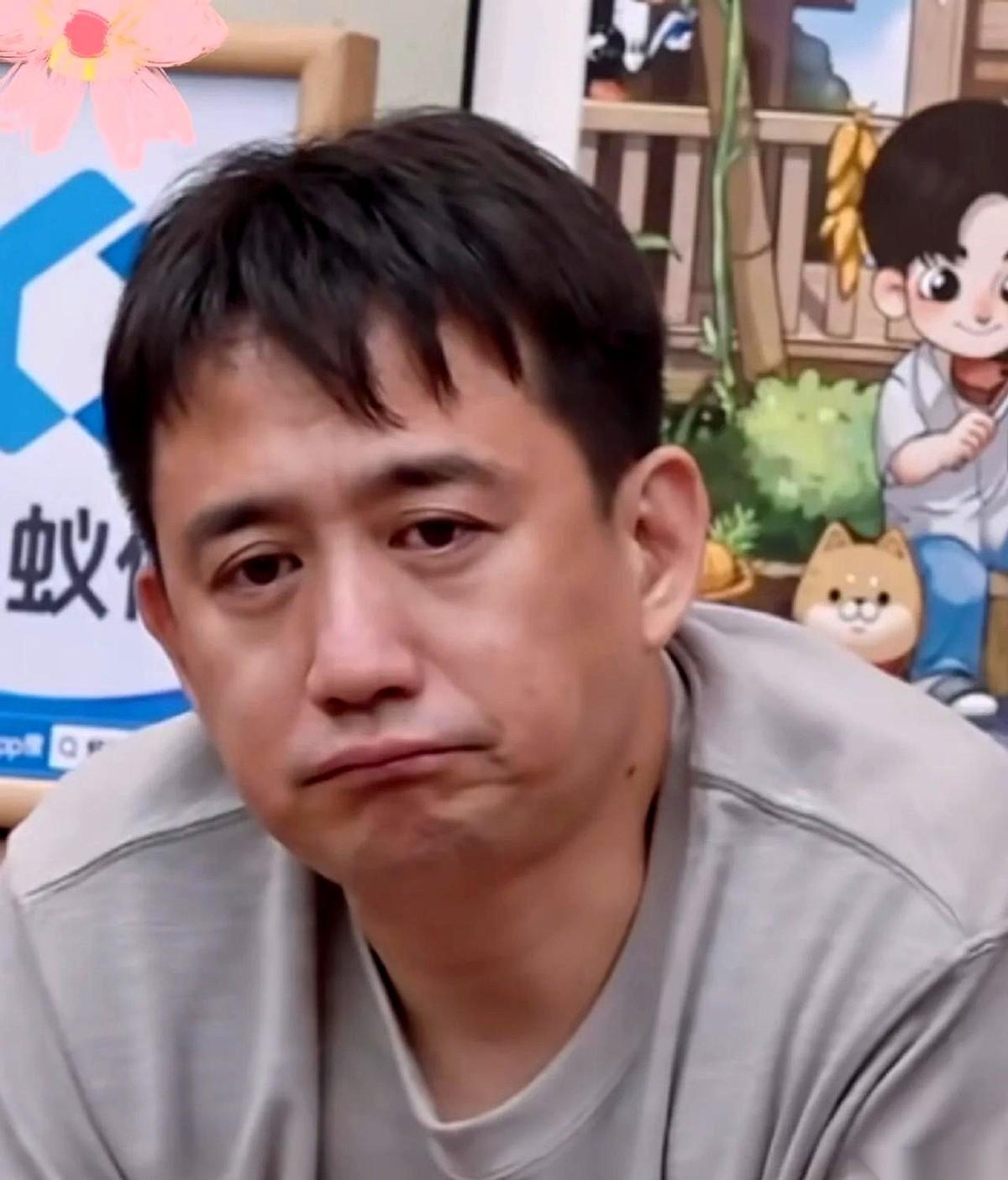 这圈子里，最不缺的就是嘴上说着“我为你好”的人。
转头就把你当梯子使。
所以黄磊