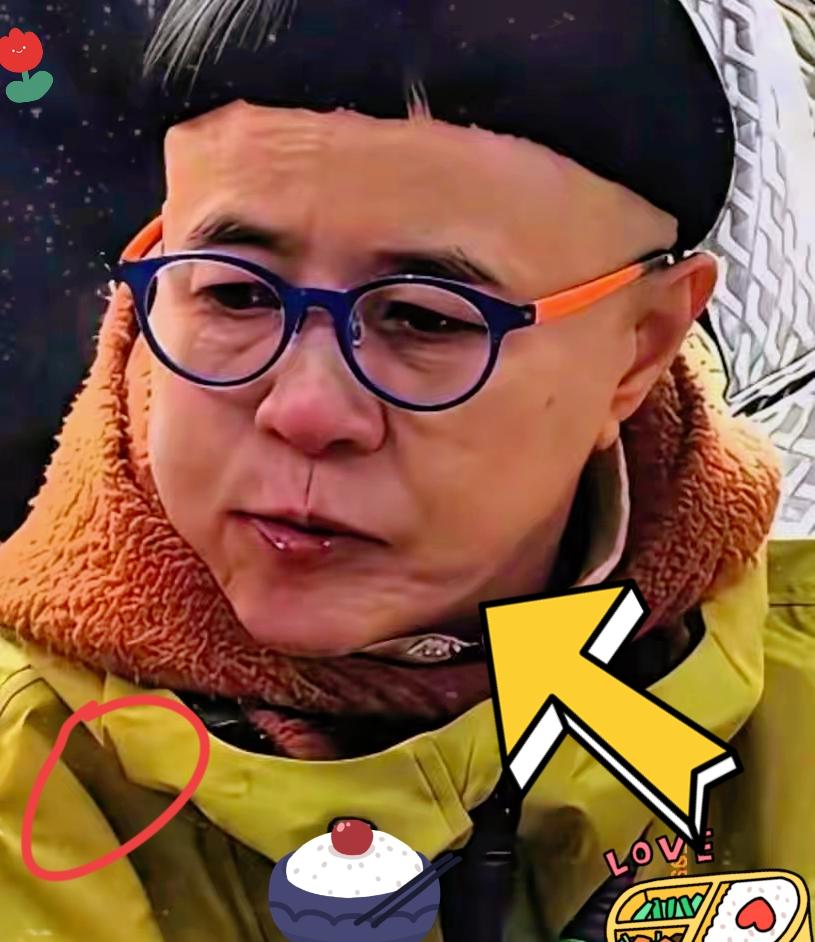 一个快六十岁的女人，捏着每个月8900块的退休金，居然买机票跨省去剪头发，只为剪