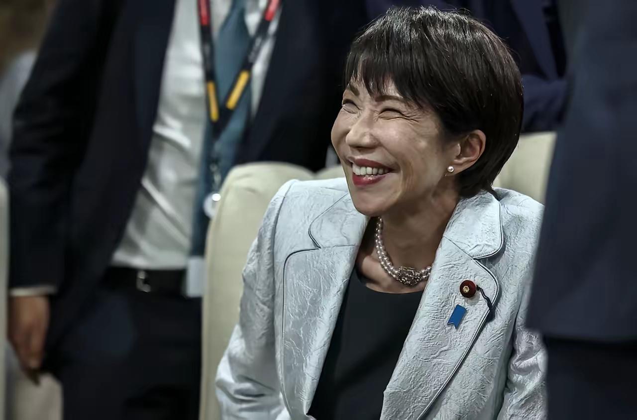 ​日本首相高市早苗在G20国的会议上表现让人大跌眼镜，真是让人感到非常遗憾，由于