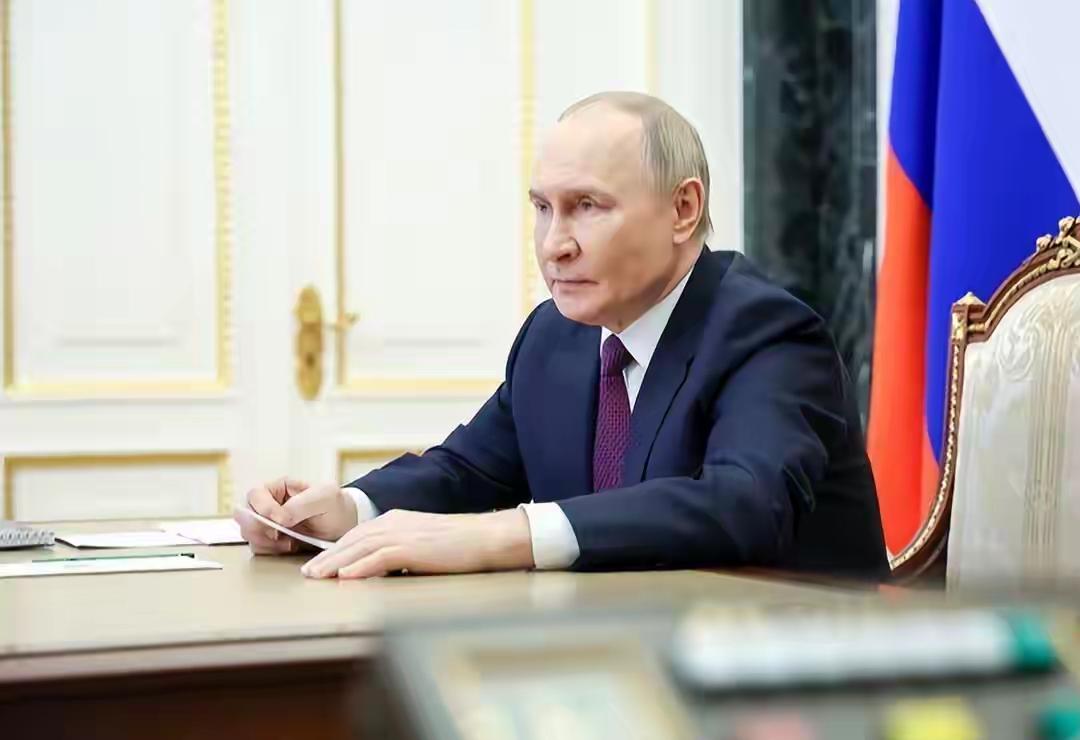 别被“俄罗斯倒下”的剧本吓住了，核大国根本不存在“倒下”这个选项。

最近总有人