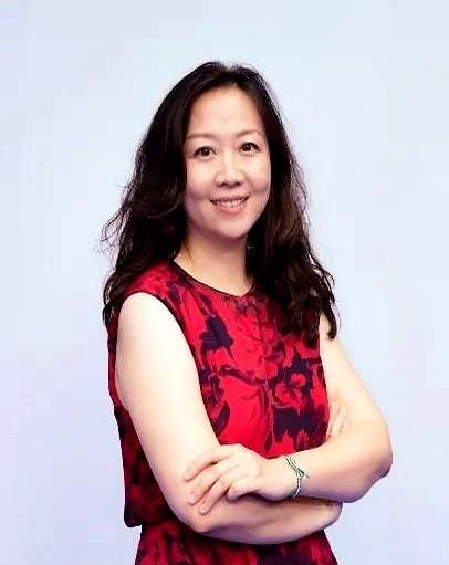 如今很多流量网红博眼
这位成都妹子，一头扎进4亿年前的古鱼脑化石研究里，前脚刚捧