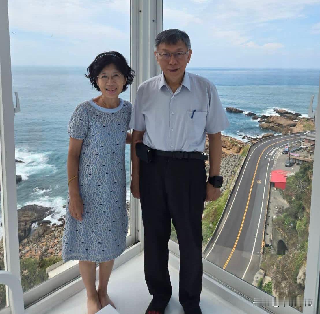 柯文哲妻子陈佩琪今（6日）在脸书发文表示，先生昨晚很晚才回到家里，今天下午人又跑
