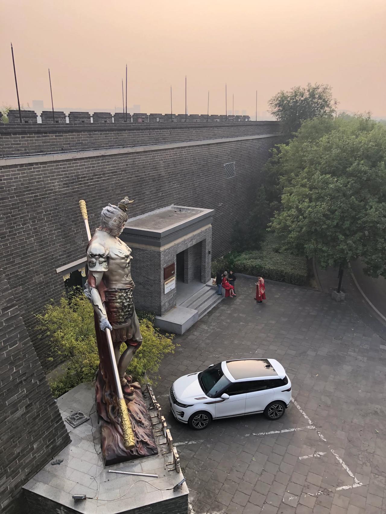 #石破茂在首相投票现场呼呼大睡#
喝多了吧？工作繁忙，还要说服在野党，反复做工作