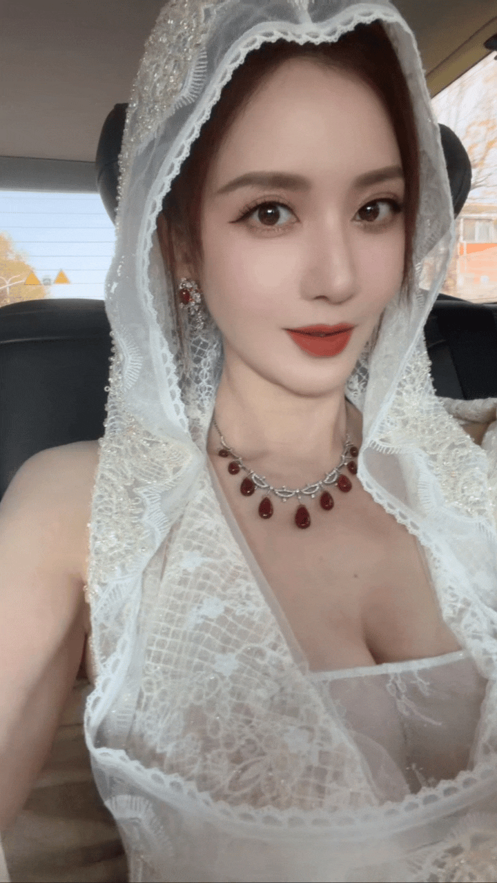 张萌这身材太过性感了，本人也超级大方自信！