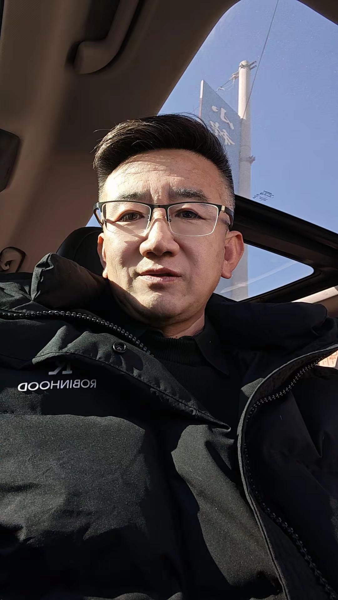 朋友们，晚上好。