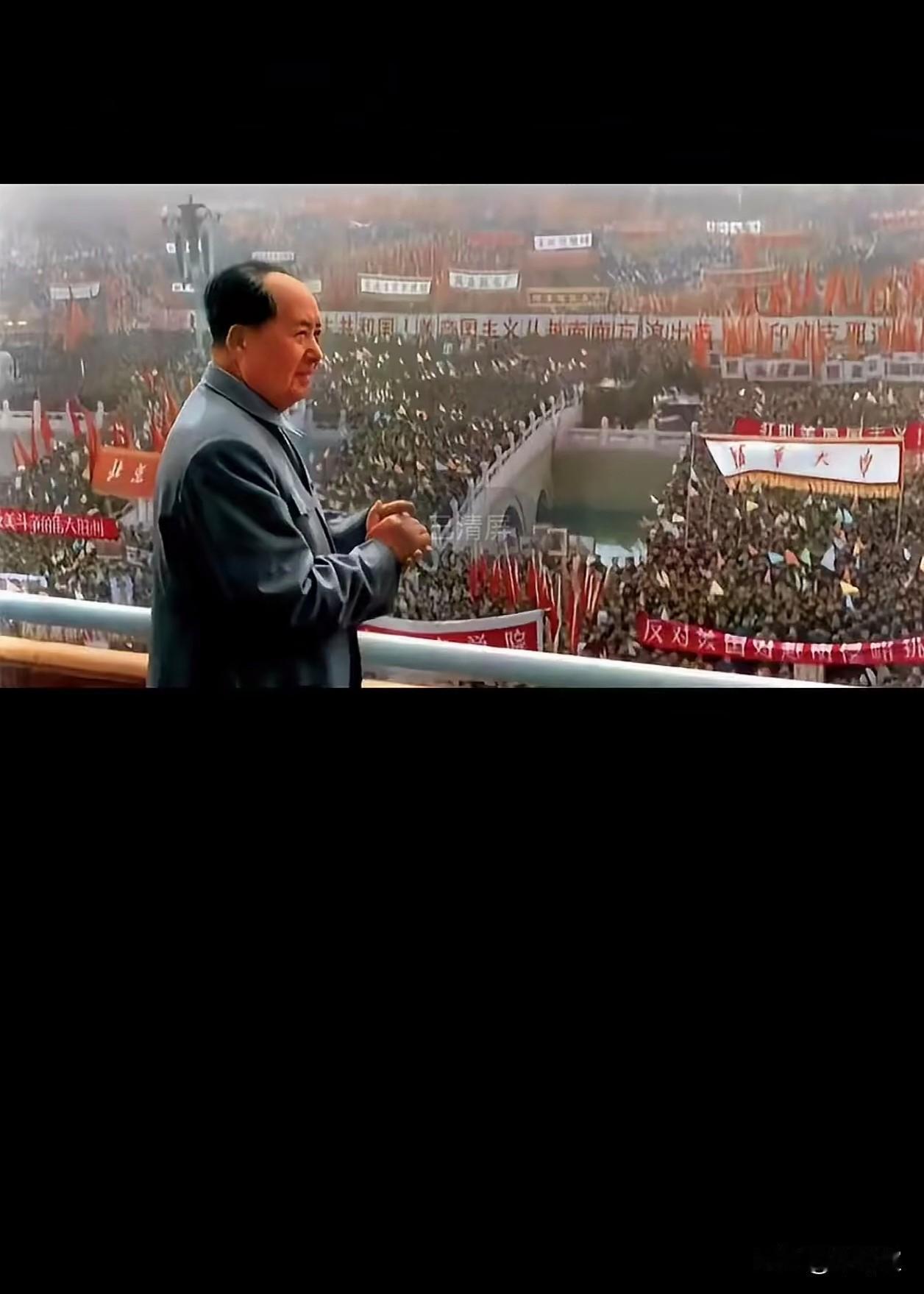 千秋伟业，名垂千古；
四海归心，壮哉！中华！