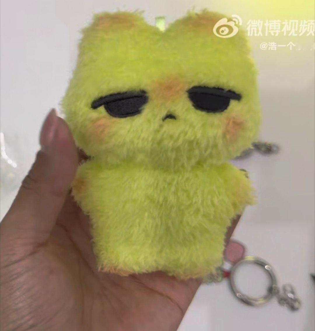 腮红打出了一种外面打架输了回家告状的气势 