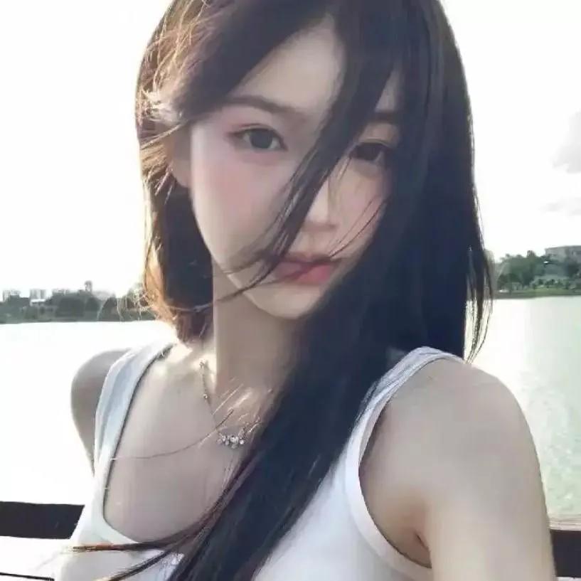 阳光下的少女，温柔与美丽并存清秀美少女 甜颜倩影 青春灵动少女 清纯女郎 邻家甜