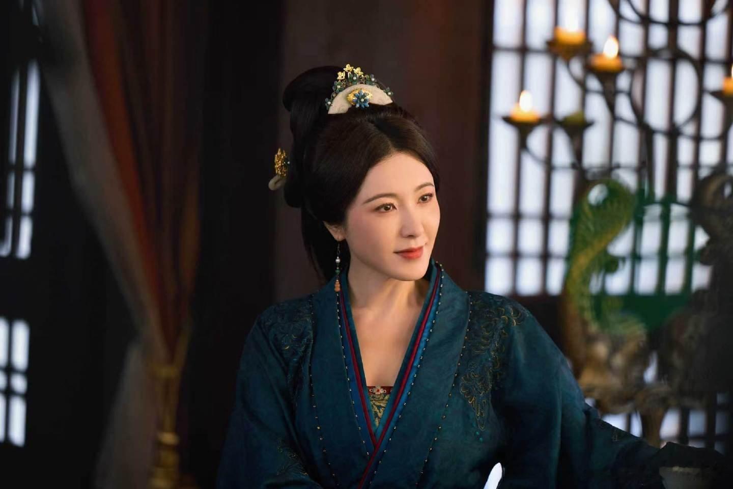 孟子义曾黎对眼睛太友好了孟子义曾黎双强女赛道权谋对手戏全程高能，眼神交锋不断，对