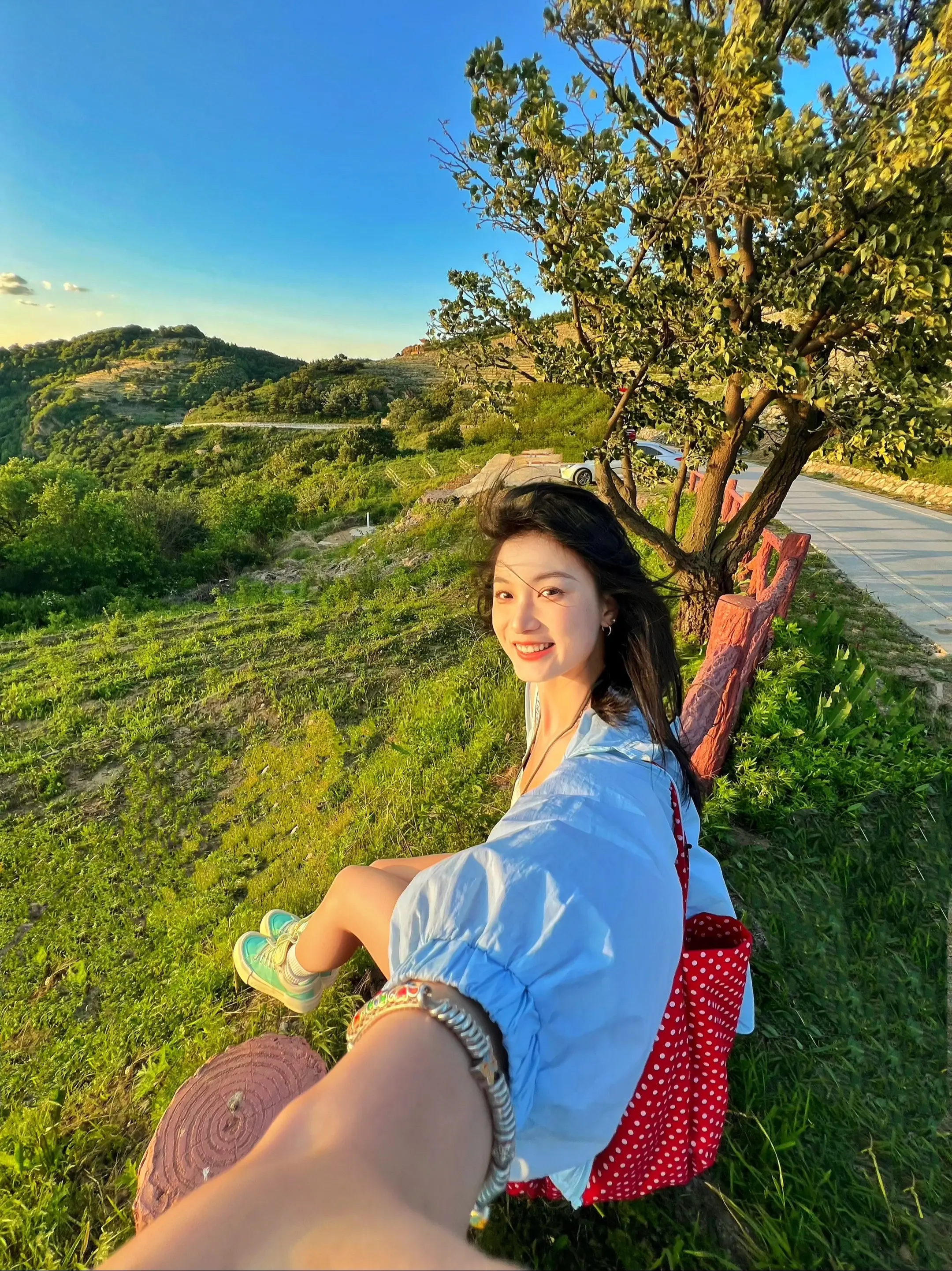风吹过我的头发。