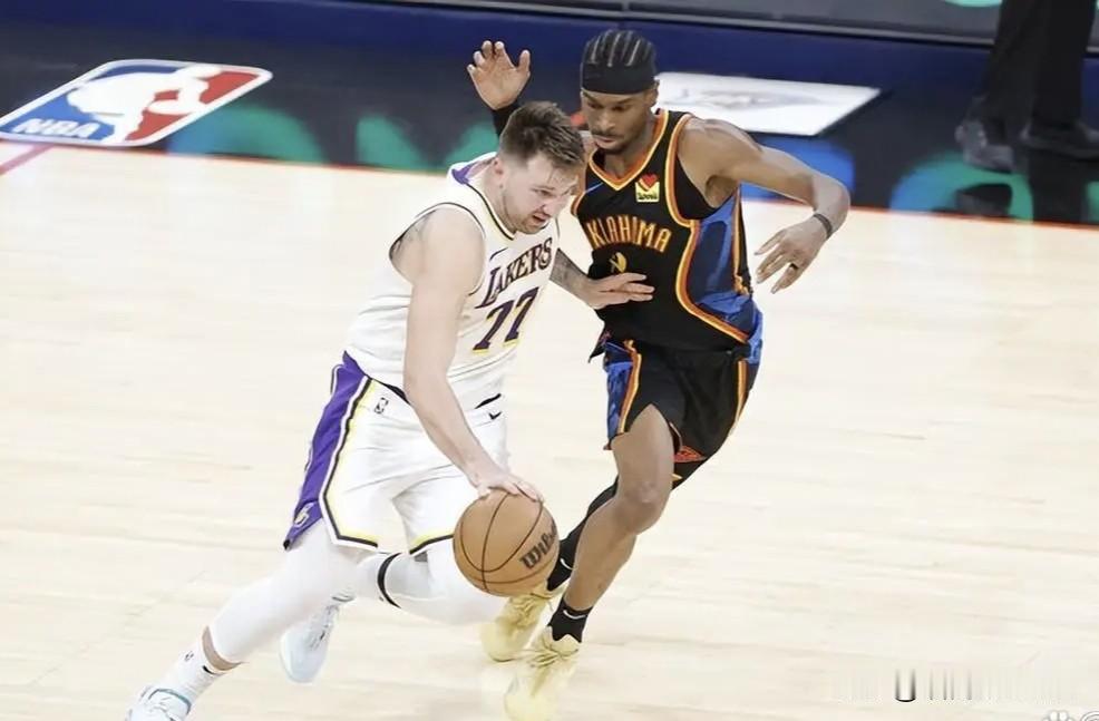 亚历山大和东契奇生涯总数据对比，谁更强？

1、总得分:亚历山大12472分，东