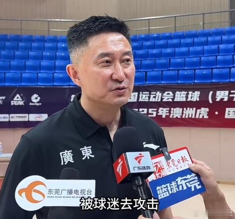 广东全运男篮团结杯热身赛结束，杜锋指导总结球队本次表现⬇️ “人员还是不齐，有去