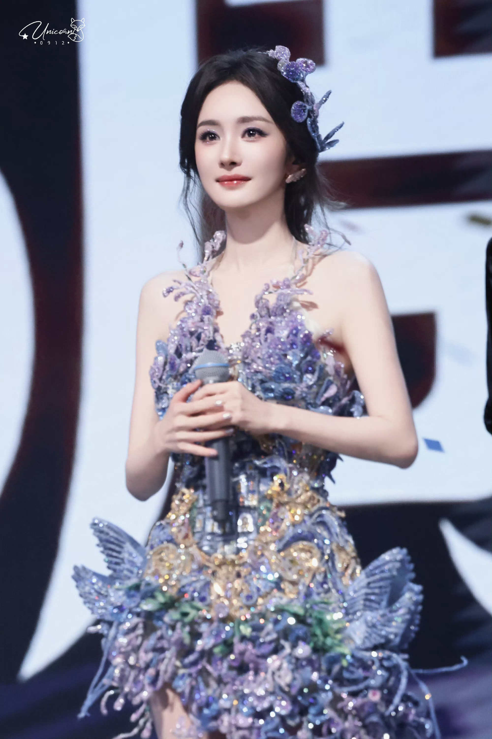 杨幂杨幂合照杨幂促成钎九同框杨幂邓超周深大合唱后热聊杨幂回复九尾还没有原谅我吗杨