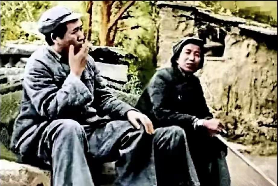 毛主席：转战陕北，片刻休闲！
转战陕北，毛主席气定神宁，用自己的运筹帷幄，拖的胡