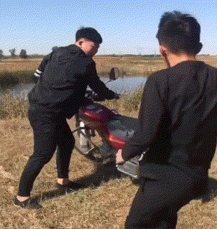 主打一个让自己上车，让别人下去 