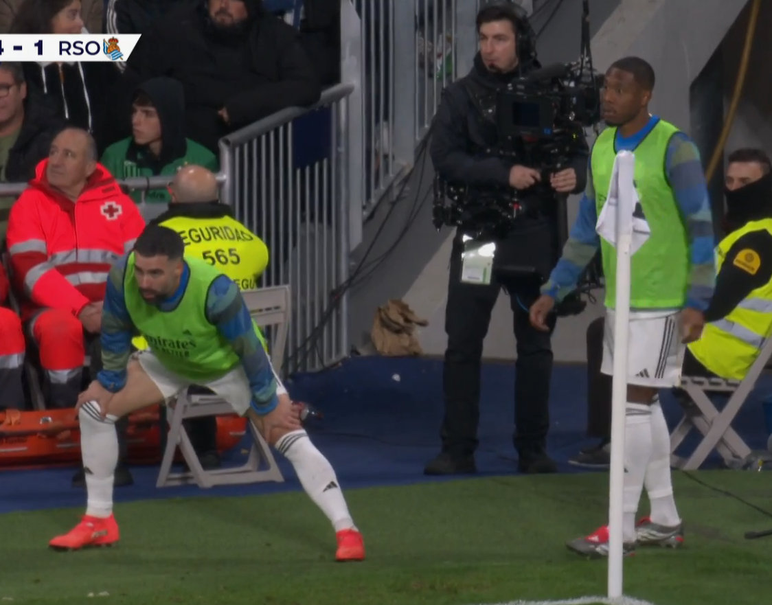 卡瓦哈尔&阿拉巴正在热身，他们也将获得出场机会！西甲联赛 皇马vs皇家社会 ha