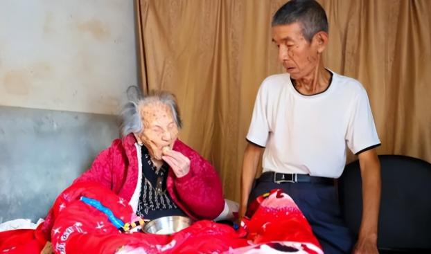 “中国长寿之母”今年元旦离世，1902年出生的林蛇母，共有100多名儿孙，可让人