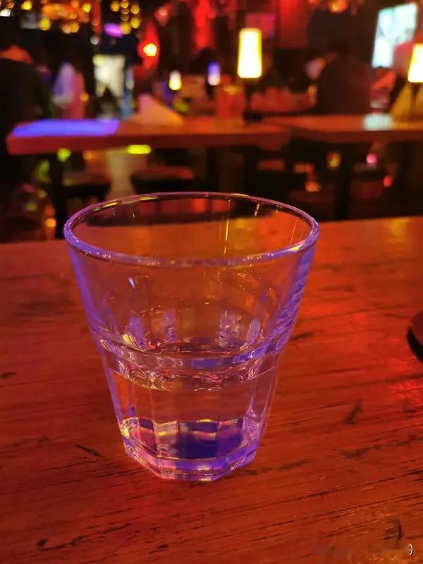 早晨起来喝一杯水,喝什么水?喝温开水