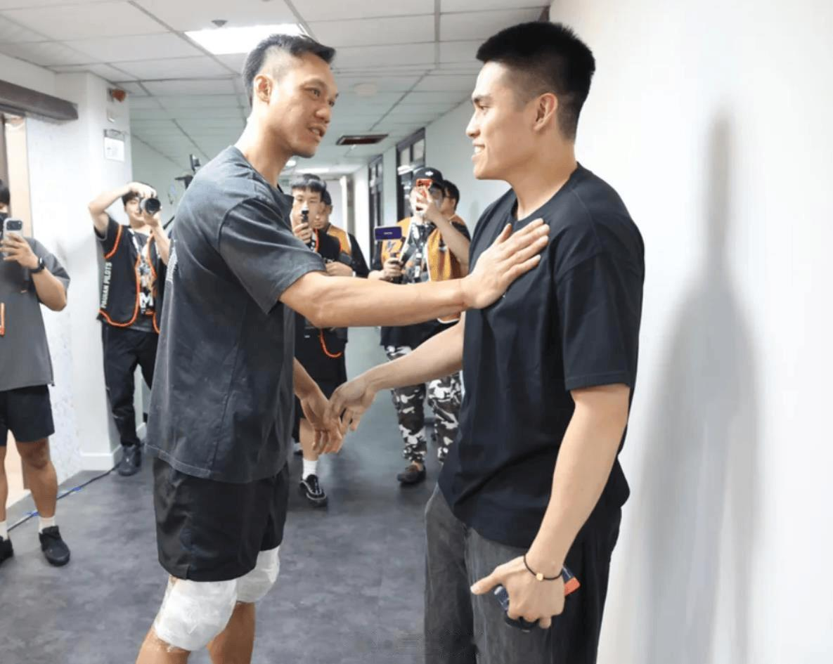 媒体人：昨日陈盈骏、刘铮均现身林志杰退役之战