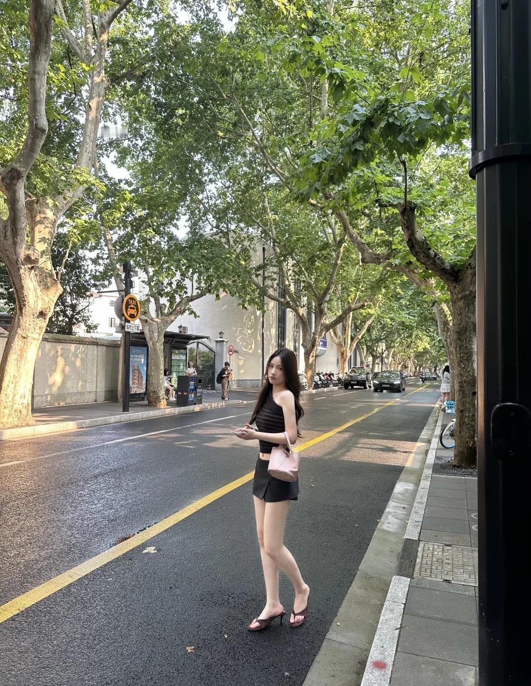 街边拍照
上海citywalk