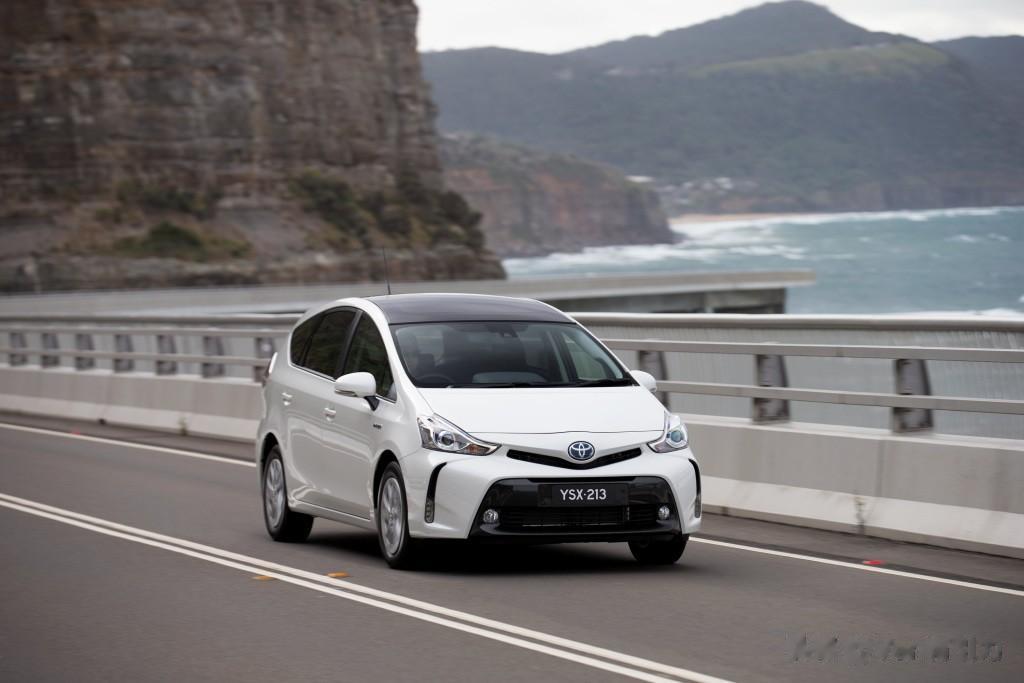 普锐斯V/普锐斯α/普锐斯+，其实都是这款5+2座的丰田混动MPV，4615mm