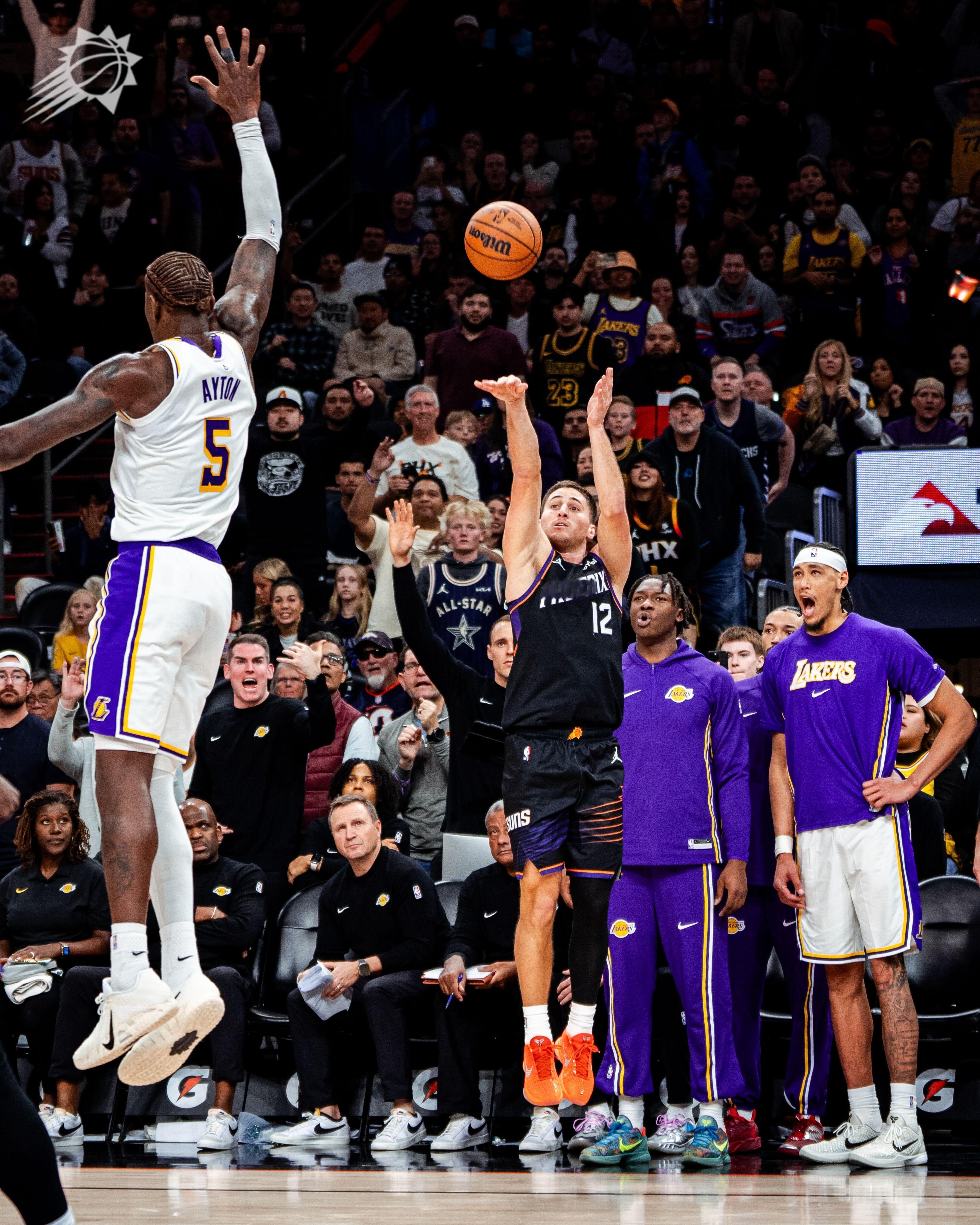 狄龙中距离命中🎯 吉莱斯皮随后命中底角三分！！目前比分111-109，我们将分