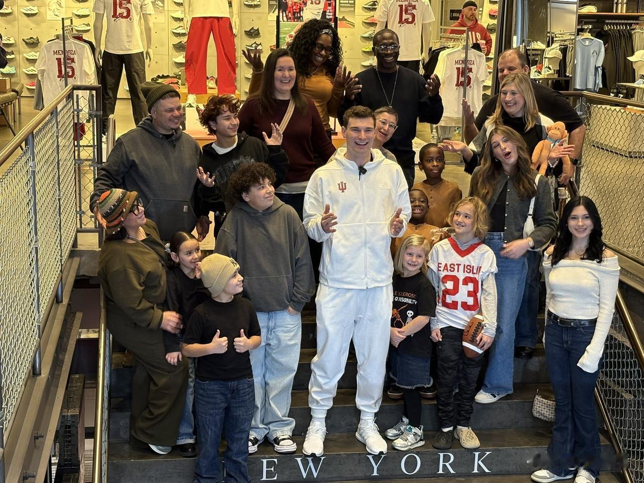 美国印第安纳大学（Indiana University）的印第安纳山猫队（Ind