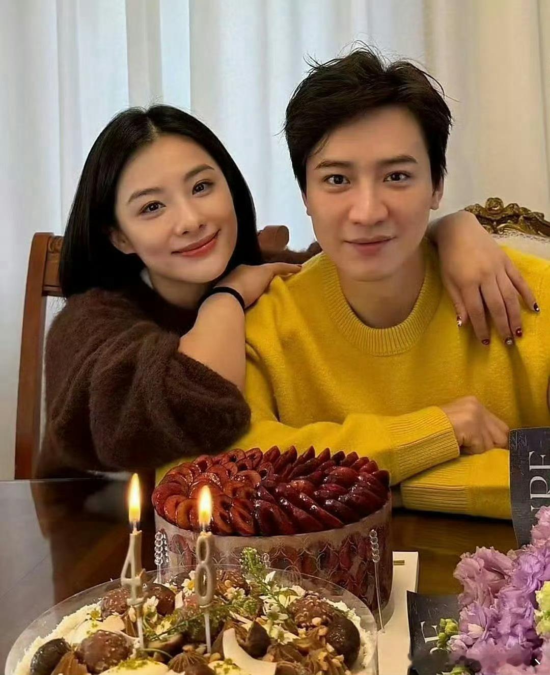 奥运冠军刘璇45岁像少女，保养的实在太好了，老公帅气得像明星，两个人太般配了 