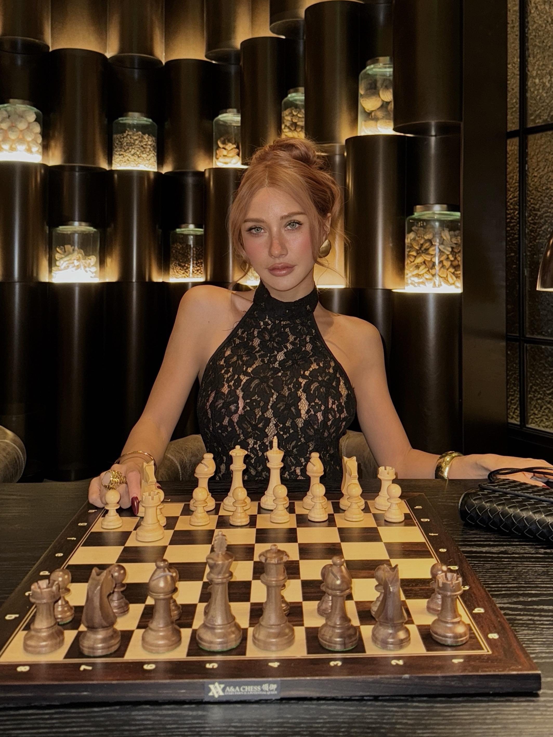 美丽女人从来不会讨厌我 她们只会爱上我。