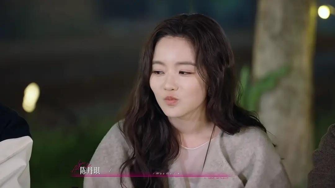 谁橙想我们大女主单琪当初连玩游戏需要咬耳朵说悄悄话都会害羞的人呢半熟恋人半熟恋人