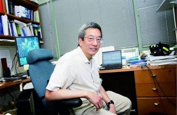 “我是美国人，不是中国的科学家。“ 2008 年诺贝尔化学奖颁奖典礼上，钱永健举