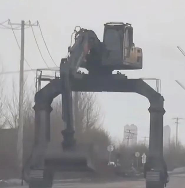 不懂就问，这个机械学名叫什么？
属于臂式，还是属于门式，还是属于啥