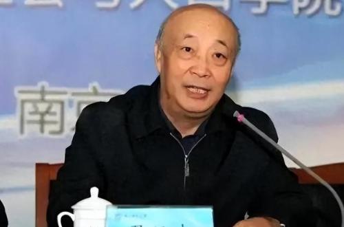 预言直接翻车！2015年全面二孩政策落地之初，人口学权威翟振武教授曾笃定断言，政